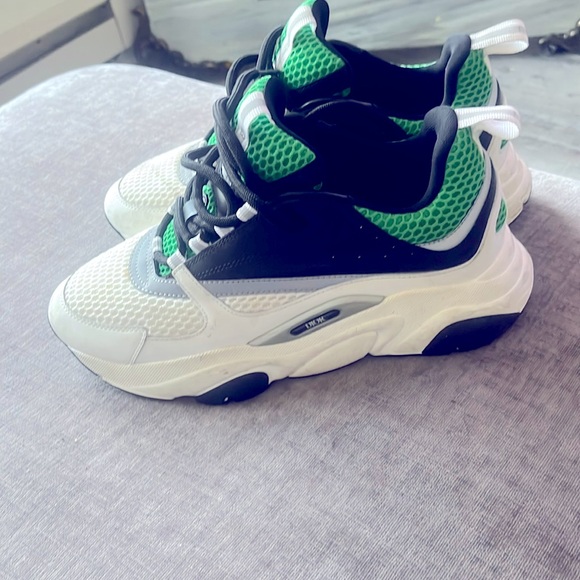 Dior sneaker light wears - Picture 1 of 2